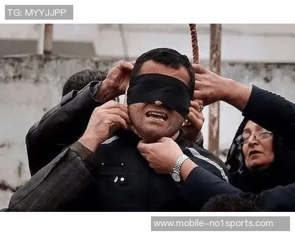 死刑犯在监狱内踢足球的故事与人性反思